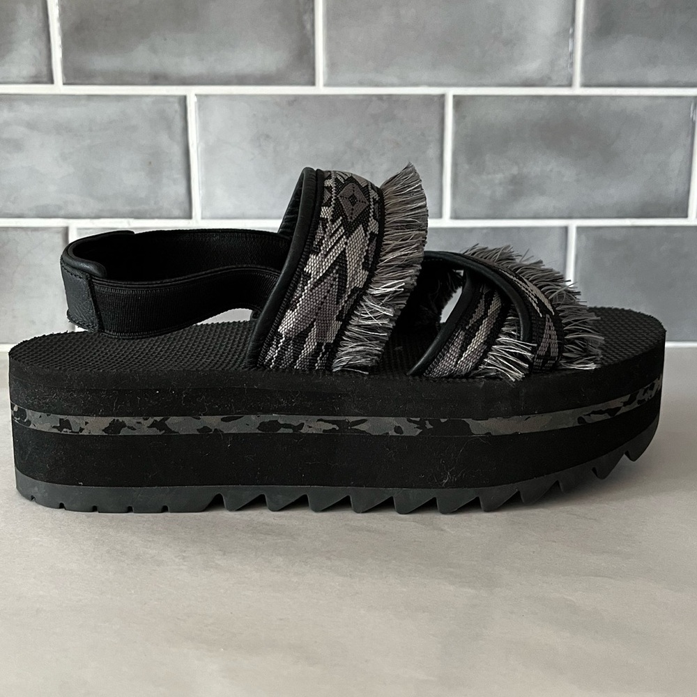 Free People x Teva Ceres Flatform Fringe Sandals Boho Festival Summer Beachy 8